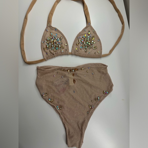 Competition Bikini - Picture 1 of 3